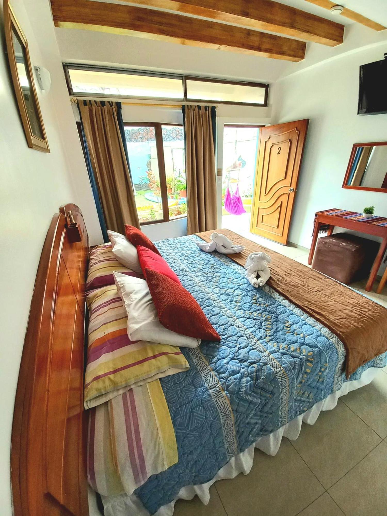 Bed and Breakfast Galapagos Eco Friendly Пуэрто-Бакерисо-Морено Экстерьер фото